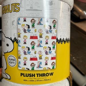 Peanuts Gang Plush Fleece Throw/Blanket 46” x 60” Charlie Brown Snoopy
